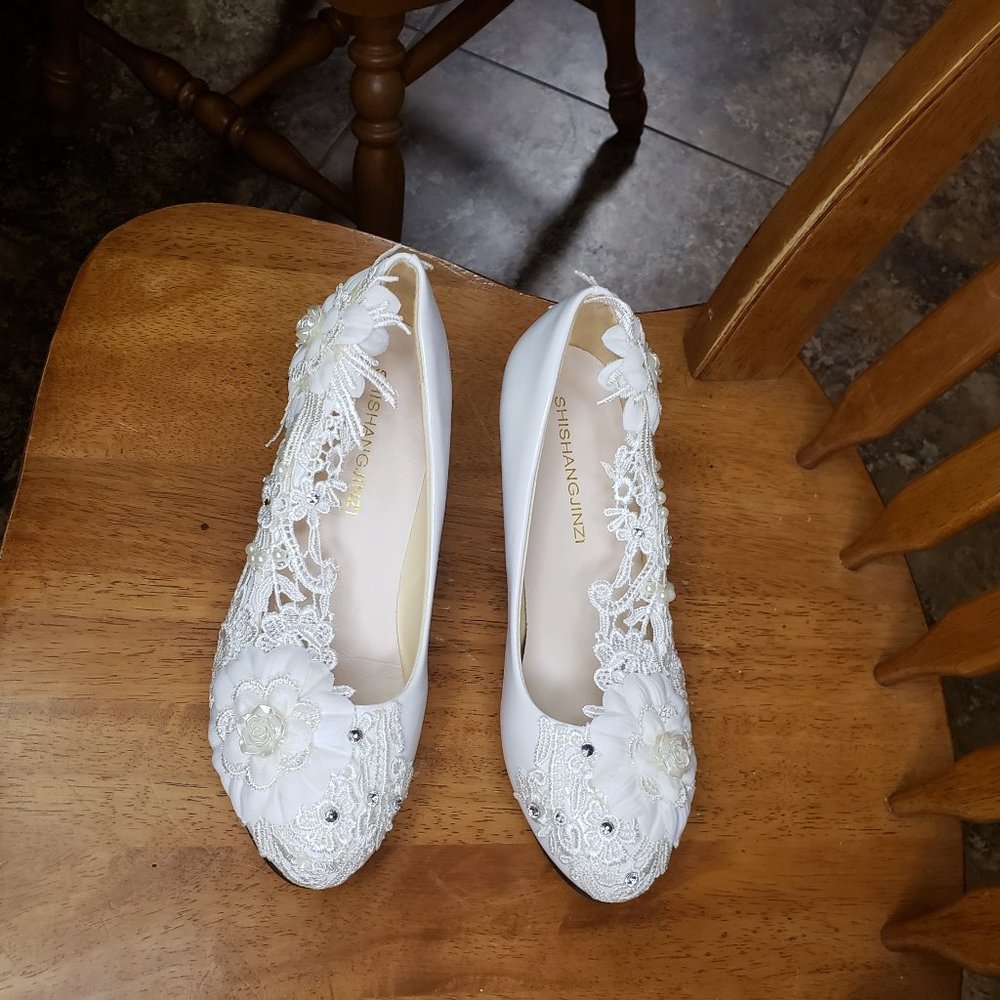 Shishangjinzi size 8.5 white shoes